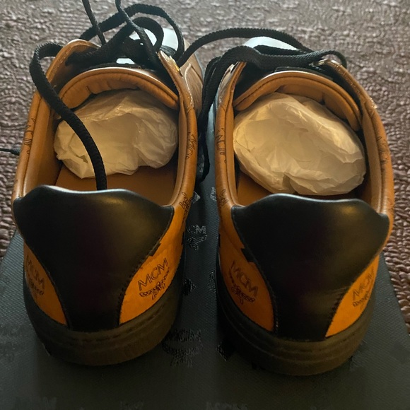 Authentic MCM sneakers. Only had on a few hours. Like new! Size 39 - Picture 3 of 13